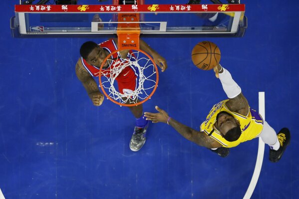 Lebron james passes outlet kobe bryant
